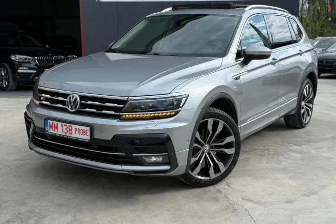 Volkswagen Tiguan 2.0 TDI DSG disponibil la Dex Auto